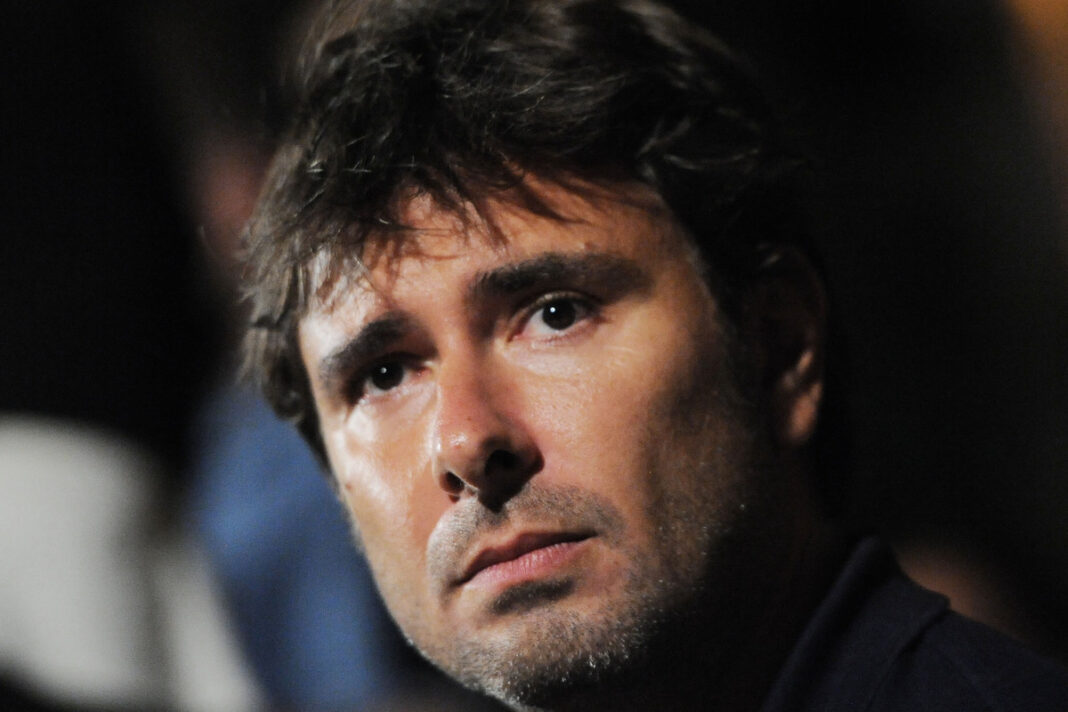 alessandro-di-battista-ricoverato-in-ospedale-a-cuba:-e-in-gravi-condizioni