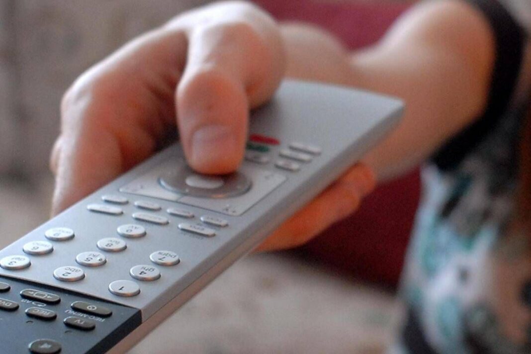 ascolti-tv,-‘racconto-di-una-notte’-su-canale-5-vince-la-prima-serata-col-15,6%-di-share